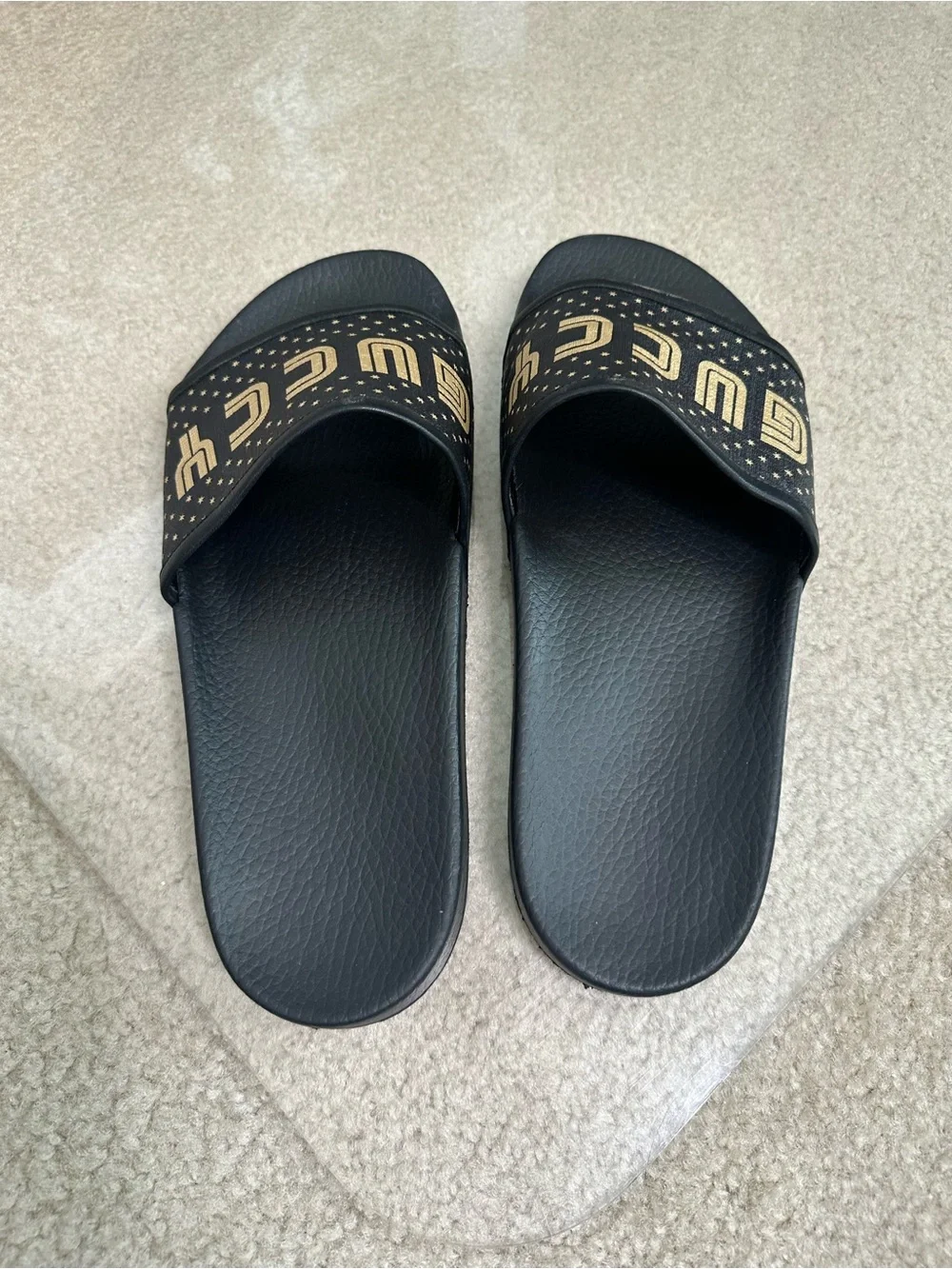 GUCCI GUCCY SEGA STARS BLACK GOLD MEN LEATHER RUBBER SLIDES SZ 11